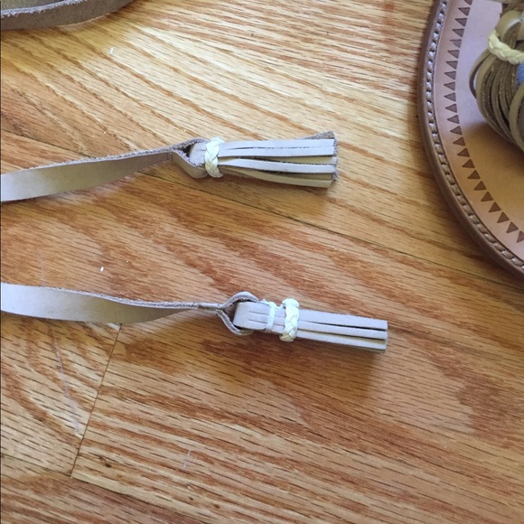 Chinese Laundry Lace Up Sandals - Picture 4 of 5